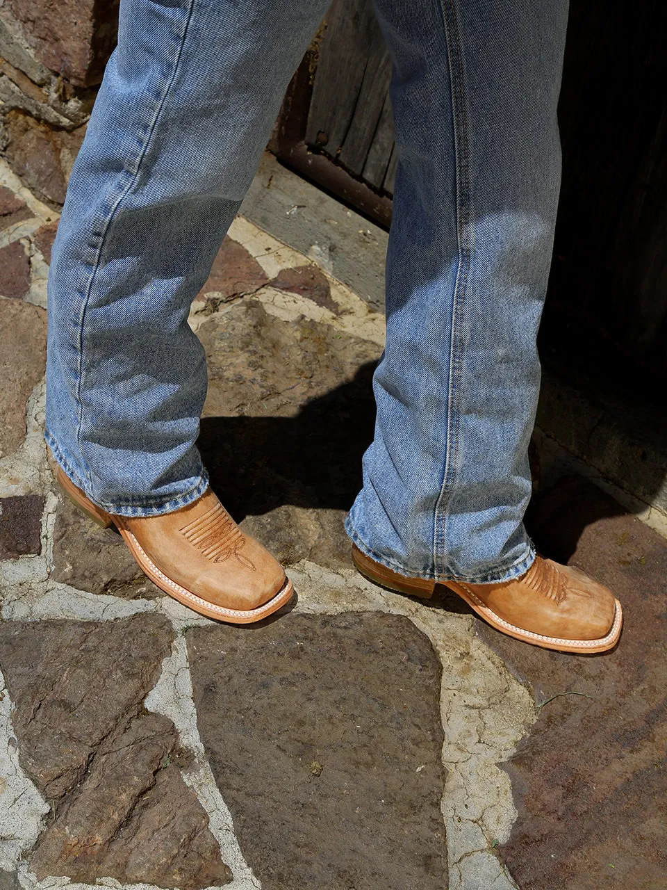 A4143 - WOMEN'S EMBROIDERY SAND WIDE SQUARE TOE COWBOY BOOT