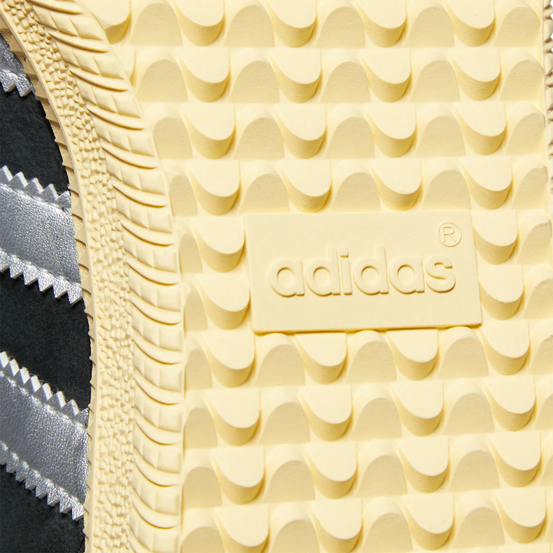 Adidas Womens Samba OG (Core Black/Matte Silver/Almost Yellow)