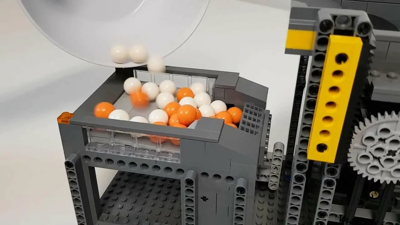 LEGO GBC - Gear Rack Elevator, by mickthebricker