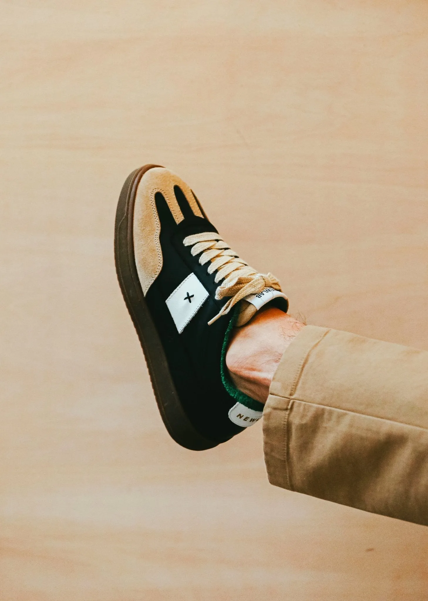 NL26 White/Black