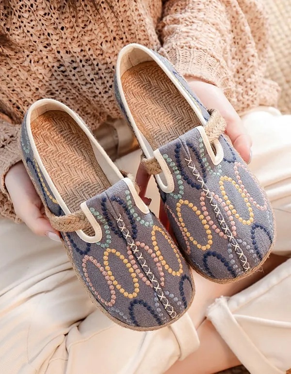 Women's Round Head Handmade Embroidery Shoes